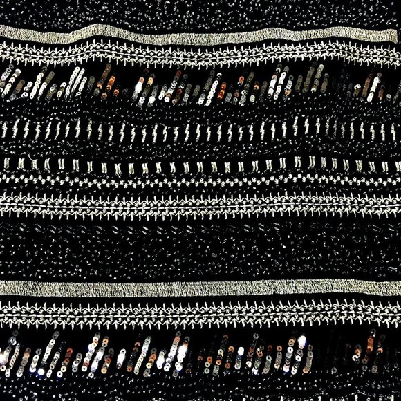 H&M. Silver / Black Sequined Front Striped Short Skirt Sz 6 Lined zippered - Picture 2 of 7